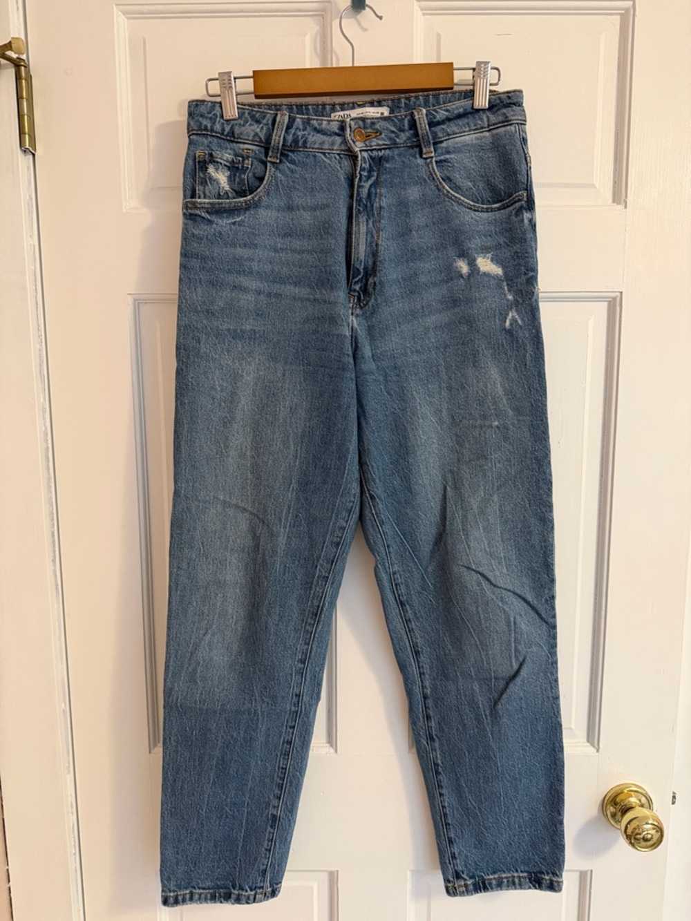 Zara High Rise Mom Fit Jeans size 8